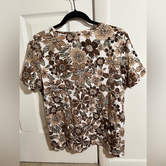 StudioWorks Tan and Brown flower t-shirt - Picture 3 of 3